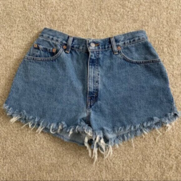 Levi’s 550 Original Raw-Edge Denim Shorts - Picture 4 of 9